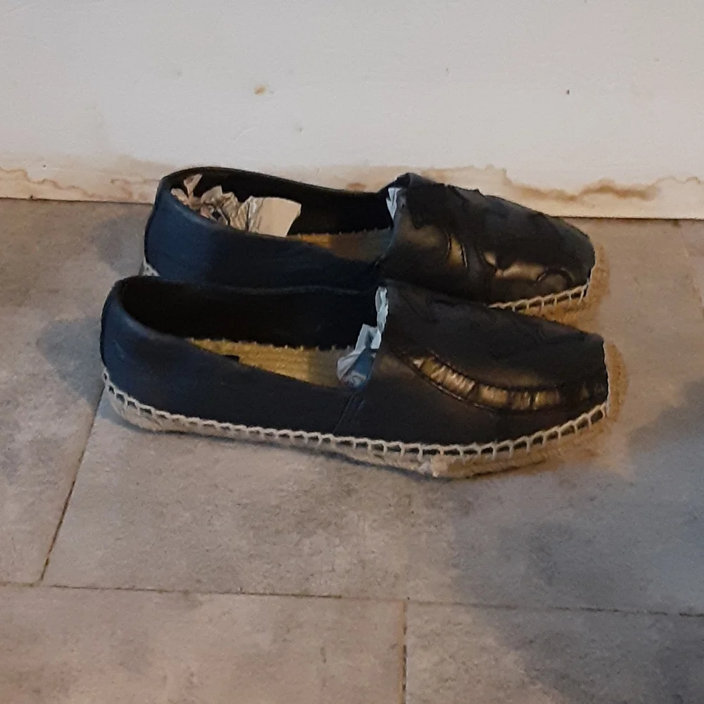 TORY BURCH shoes size 6 women - Picture 1 of 5